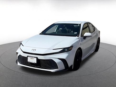 Used 2026 Toyota Camry SE FWD image 6