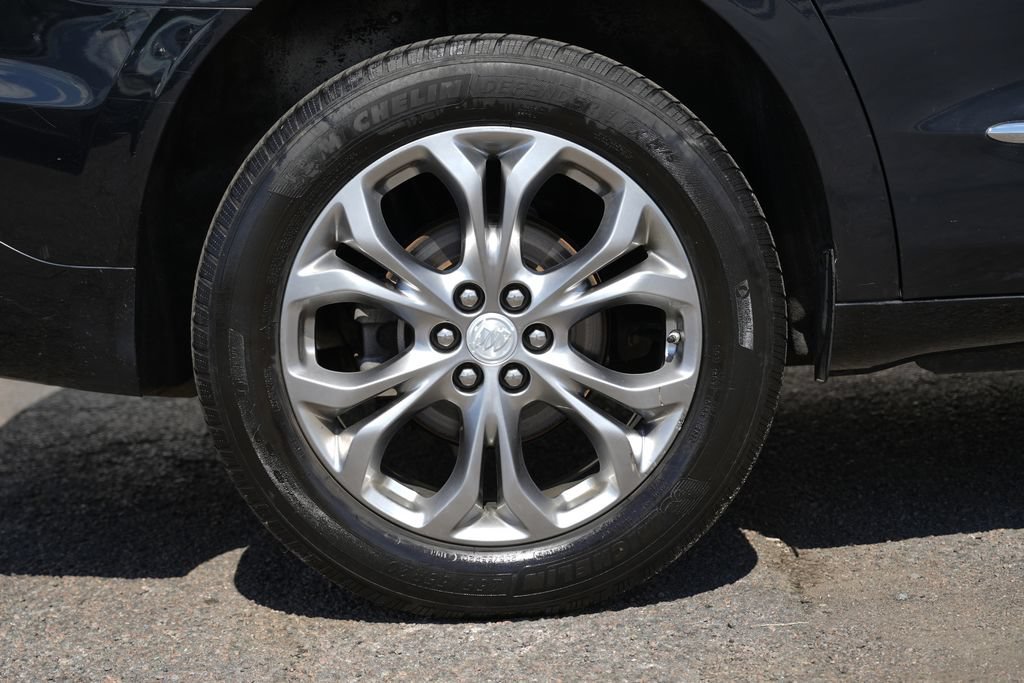 Used 2020 Buick Enclave Avenir w/ Avenir Technology Package AWD/4WD image 9