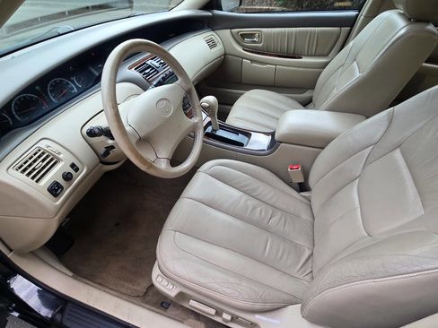 Used 2000 Toyota Avalon XLS FWD image 18