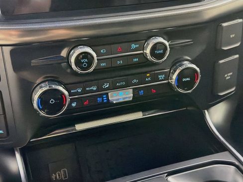 Used 2025 Ford F150 Raptor AWD/4WD image 16