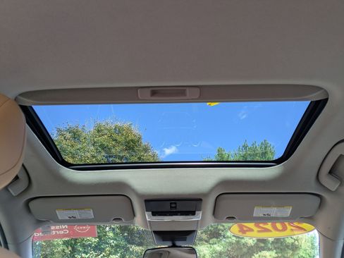 Certified 2024 Nissan Sentra SV w/ SV Premium Package image 18