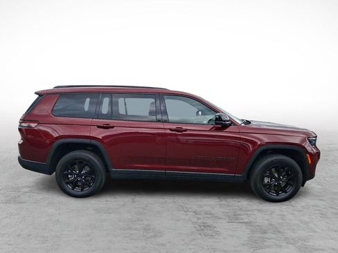 Used 2025 Jeep Grand Cherokee L Laredo AWD/4WD image 6