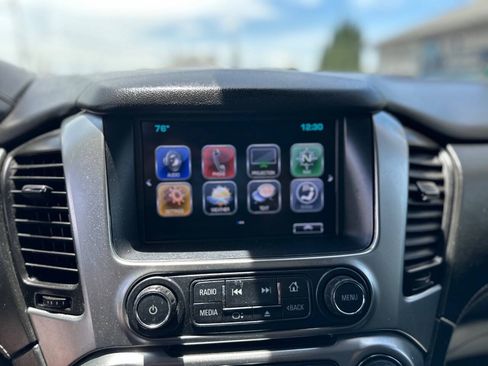 Used 2017 Chevrolet Suburban LT RWD image 19
