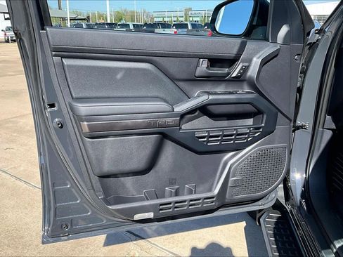 New 2026 Toyota 4Runner TRD Off-Road Premium AWD/4WD image 10