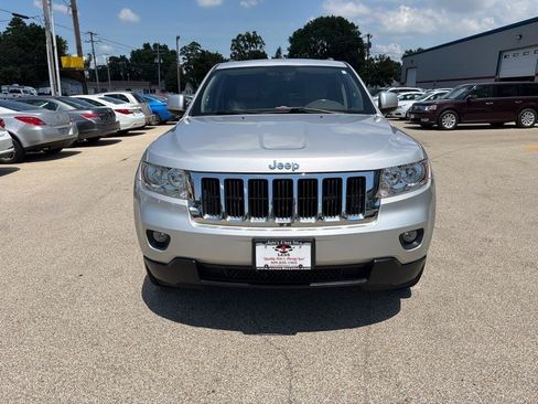 Used 2011 Jeep Grand Cherokee Laredo AWD/4WD image 3