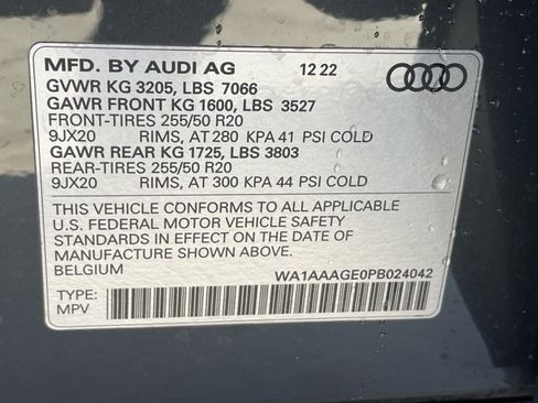 Used 2023 Audi e-tron Premium w/ Convenience Plus Package image 37