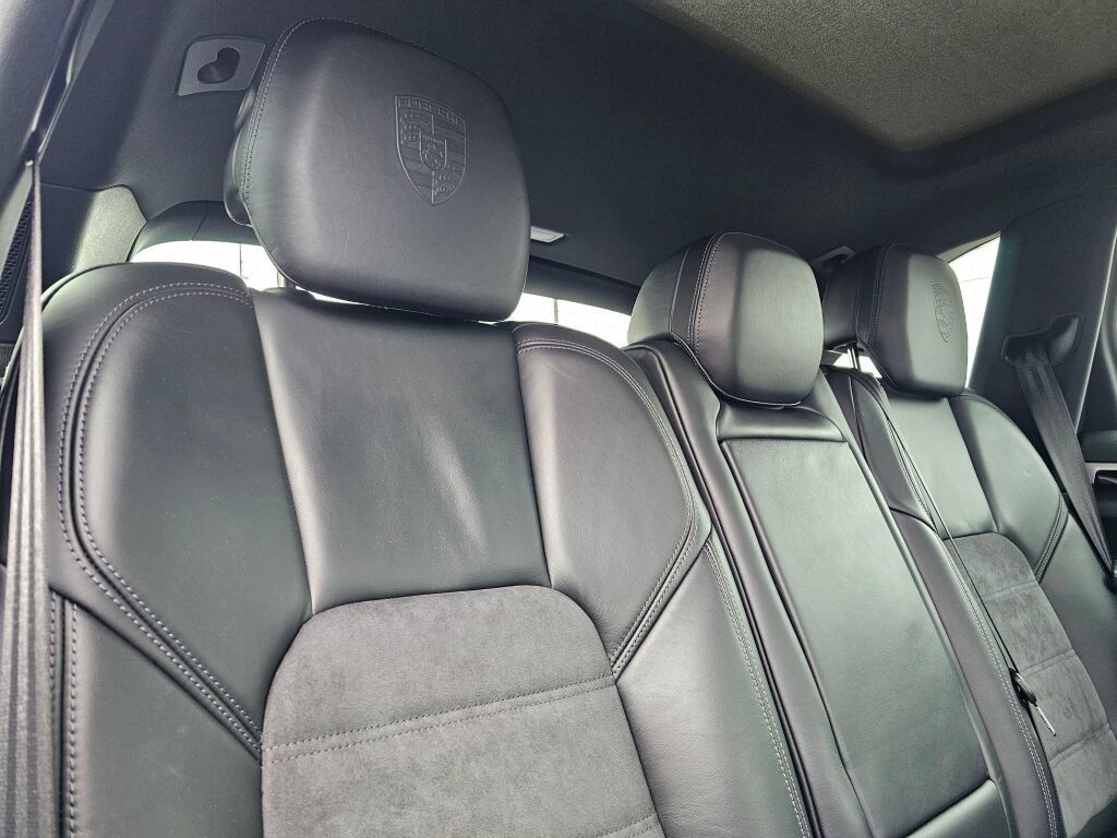 Used 2018 Porsche Cayenne Platinum Edition AWD/4WD image 13