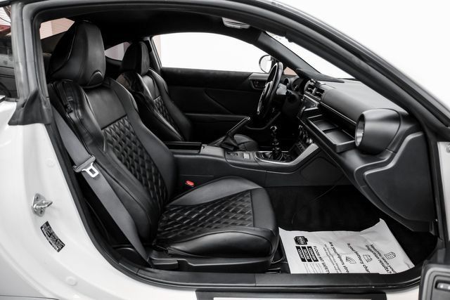 Used 2022 Toyota GR86 Premium w/ ALL Weather Mat Package (TMS) RWD image 38