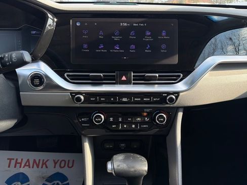 Used 2022 Kia Niro EX Premium image 19