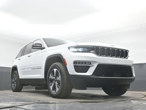 Used 2022 Jeep Grand Cherokee Limited 4xe w/ Luxury Tech Group II AWD/4WD image 43