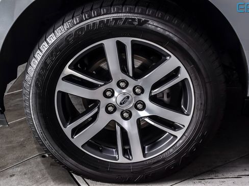 Used 2024 Ford Expedition Limited image 11