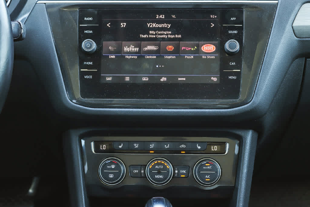 Used 2019 Volkswagen Tiguan SE w/ Panoramic Sunroof Package FWD image 13