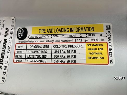 Used 2021 Chevrolet Express 2500 RWD image 19