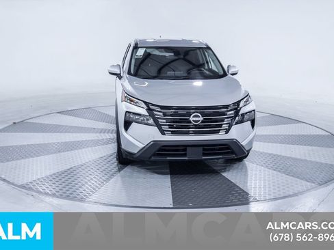 Used 2025 Nissan Rogue SV FWD image 15