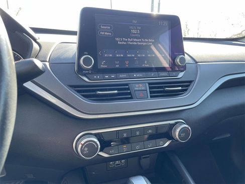 Used 2024 Nissan Altima 2.5 SR image 23