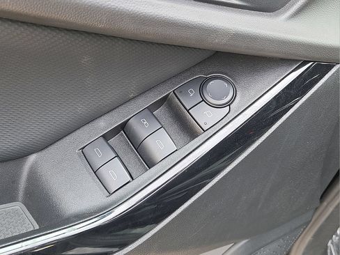 Used 2025 Chevrolet Equinox LT AWD/4WD image 21