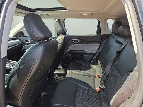 Used 2022 Jeep Compass Latitude w/ Sun and Sound Group image 19