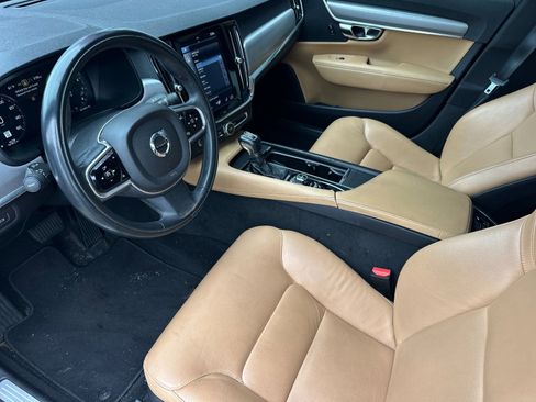 Used 2017 Volvo S90 T6 Momentum w/ Vision Package AWD/4WD image 9