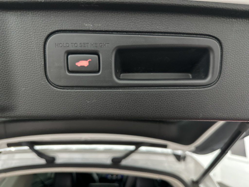 Used 2024 Honda Pilot Elite image 42