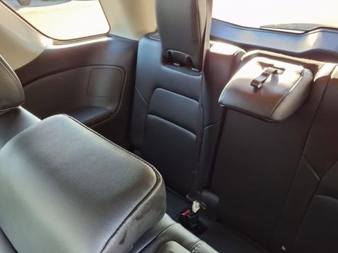 Used 2023 Nissan Pathfinder SL w/ Lighting Package (N92) image 8