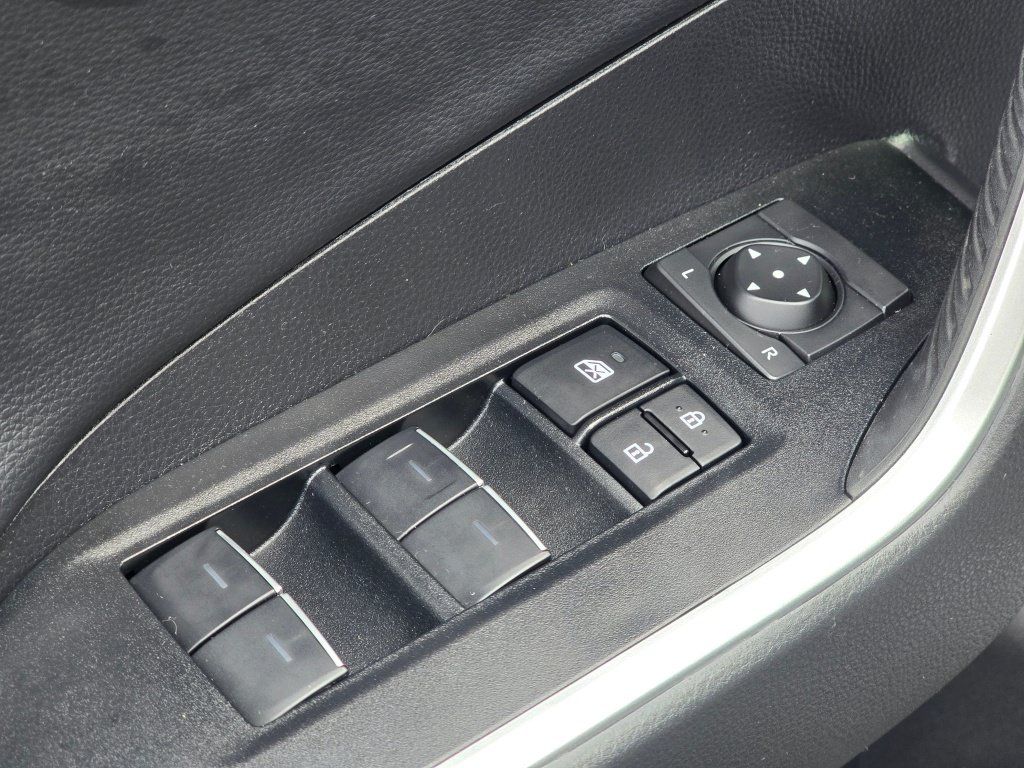 Used 2025 Toyota RAV4 XSE w/ Advanced Technology Package AWD/4WD image 36
