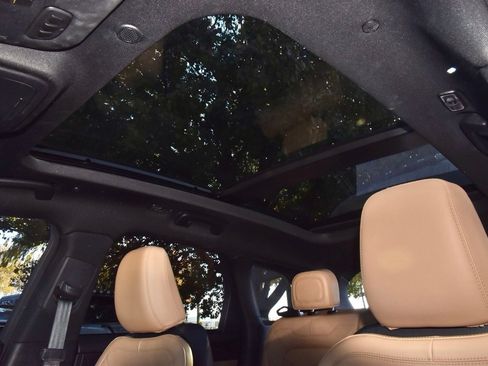 Used 2022 Lincoln Corsair Reserve w/ Equipment Group 201A image 33