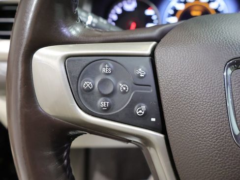 Used 2018 GMC Acadia Denali AWD/4WD image 40