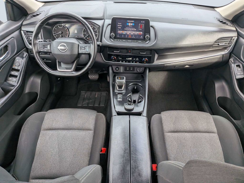 Used 2025 Nissan Rogue SV AWD/4WD image 22