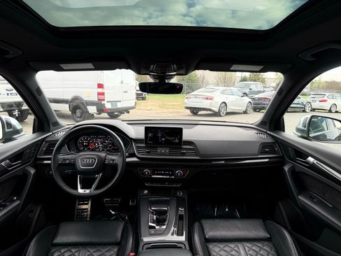 Used 2018 Audi SQ5 Premium Plus w/ Navigation Package AWD/4WD image 2