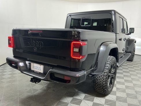 Used 2021 Jeep Gladiator Overland image 5