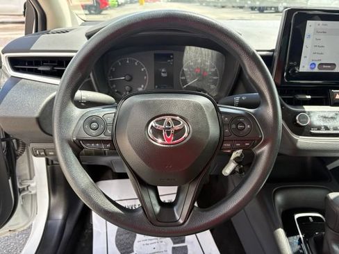 Used 2025 Toyota Corolla LE FWD image 15