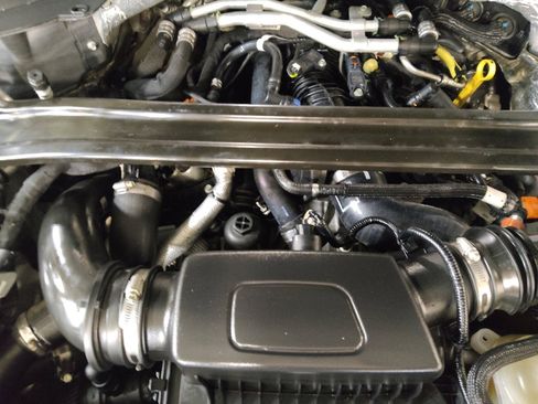 Used 2020 Ford Explorer Platinum w/ Premium Technology Package image 30