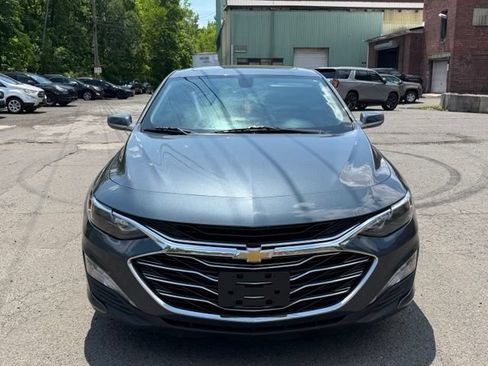 Used 2021 Chevrolet Malibu LT FWD image 2