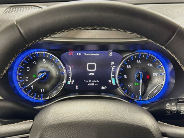 Used 2023 Chrysler Pacifica Touring-L FWD image 15