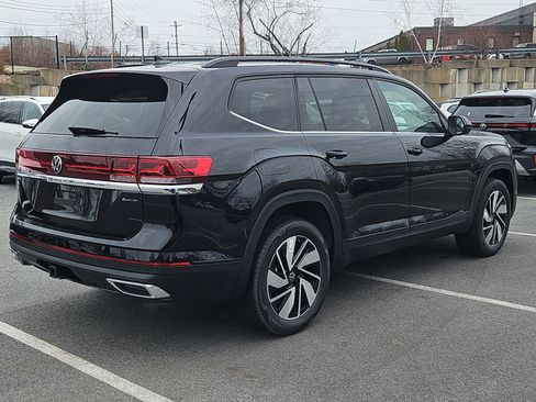 New 2026 Volkswagen Atlas SE image 2