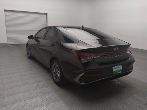 Used 2024 Hyundai Elantra SEL image 5