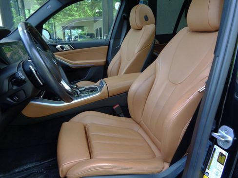 Used 2022 BMW X5 xDrive40i AWD/4WD image 2