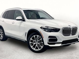 Used 2022 BMW X5 xDrive40i w/ Premium Package AWD/4WD video 1