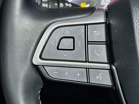 Used 2023 Toyota Highlander XLE AWD/4WD image 32