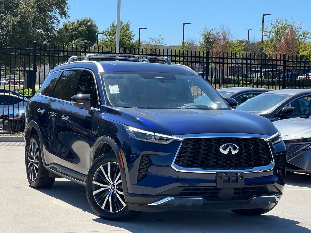 Used 2022 INFINITI QX60 Sensory w/ Vision Package AWD/4WD image 1