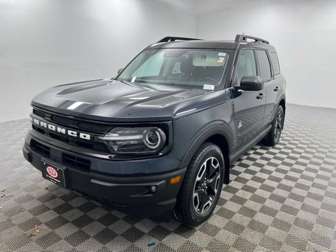 Used 2023 Ford Bronco Sport Outer Banks w/ Tech Package AWD/4WD image 2