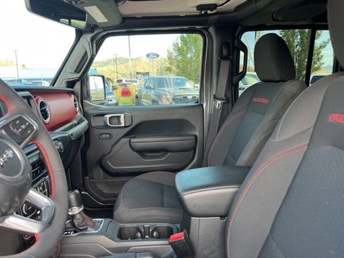 Used 2023 Jeep Gladiator Rubicon w/ Cold Weather Group image 13