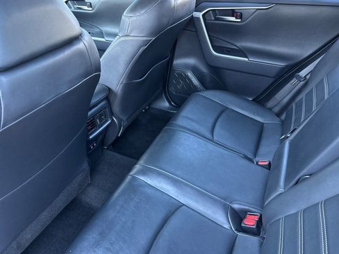 Used 2019 Toyota RAV4 Limited w/ Carpet Mat Package image 15