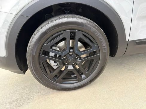 Certified 2025 Kia Telluride EX X-Line AWD/4WD image 9