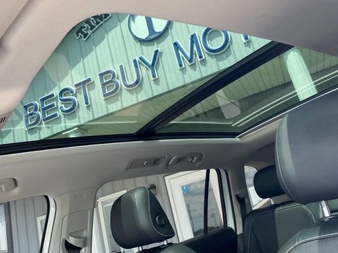 Used 2022 Volkswagen Tiguan SE image 20