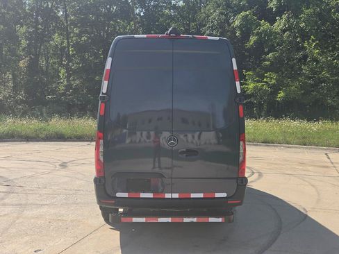 Used 2019 Mercedes-Benz Sprinter 170 image 4