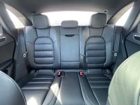 Used 2022 Porsche Macan S w/ Premium Package Plus image 24