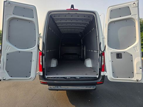 New 2026 Mercedes-Benz Sprinter 2500 image 15