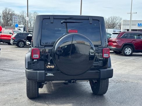 Used 2014 Jeep Wrangler Unlimited Sahara image 4