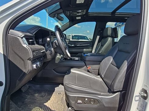 Used 2022 GMC Yukon XL Denali w/ Denali Ultimate Package AWD/4WD image 11